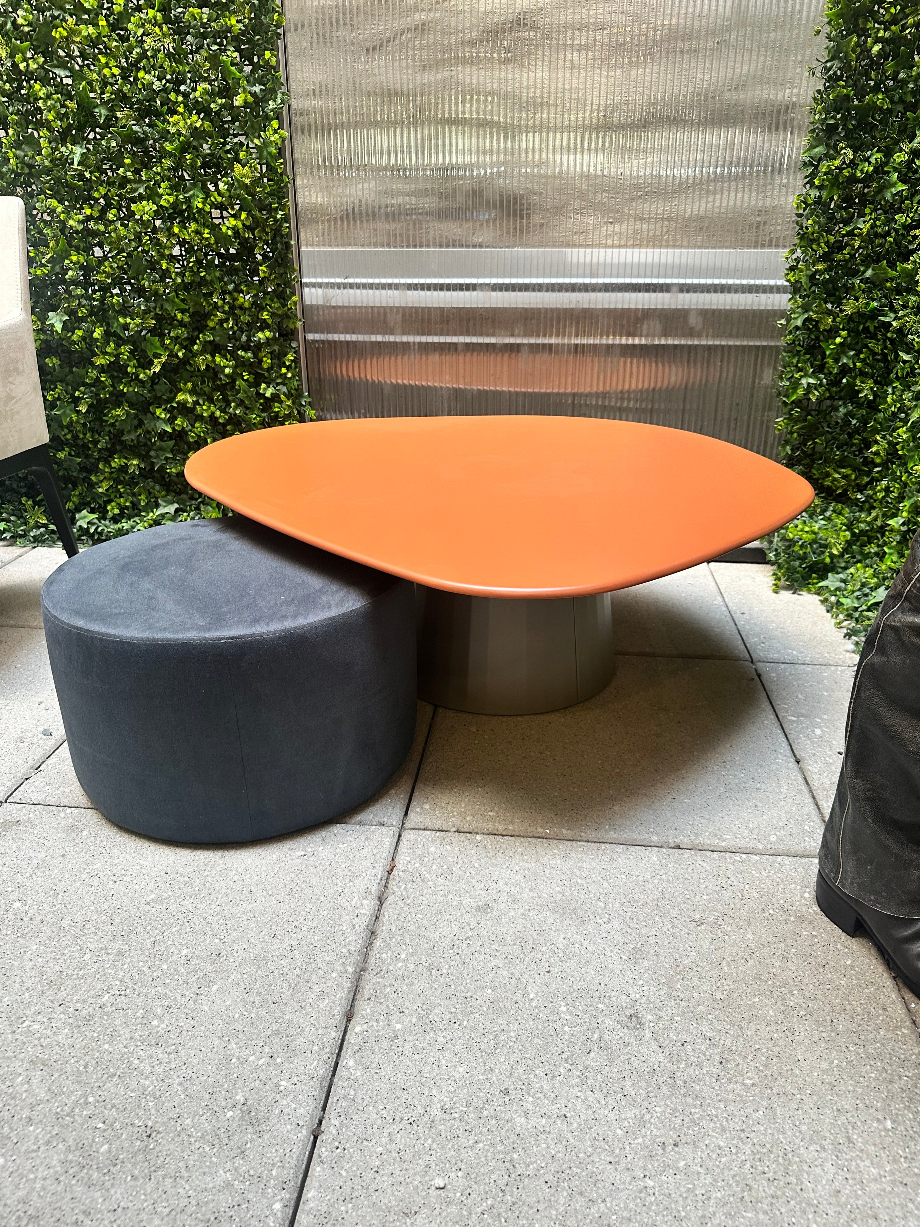 イタリアンモダンプ-クレソフア Amorf Coffee Table - OUTLET– LAZZONI Furniture