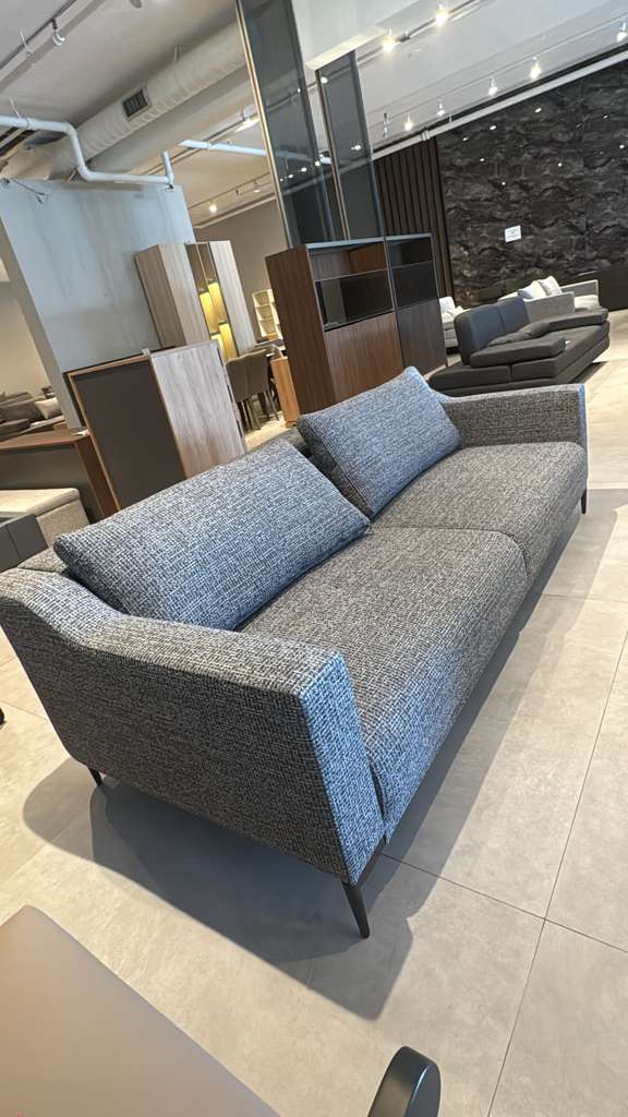 Milda Extendable 2.5 Seater - OUTLET