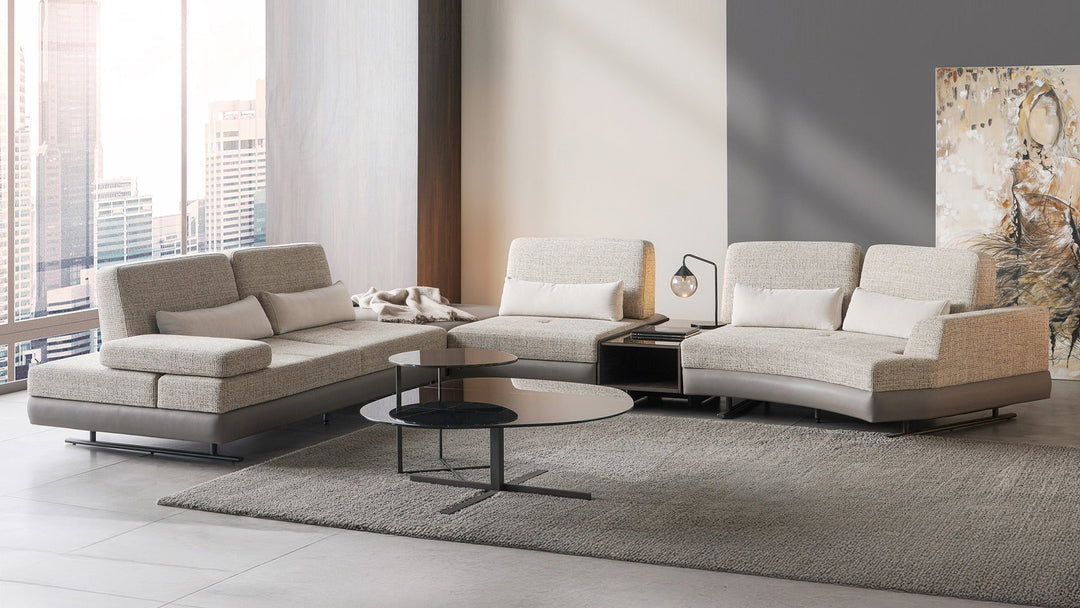 Corner / Chaise / Sectional Sofas