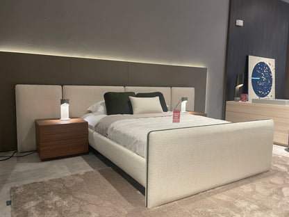Cama de matrimonio Oslo con mesita de noche - OUTLET