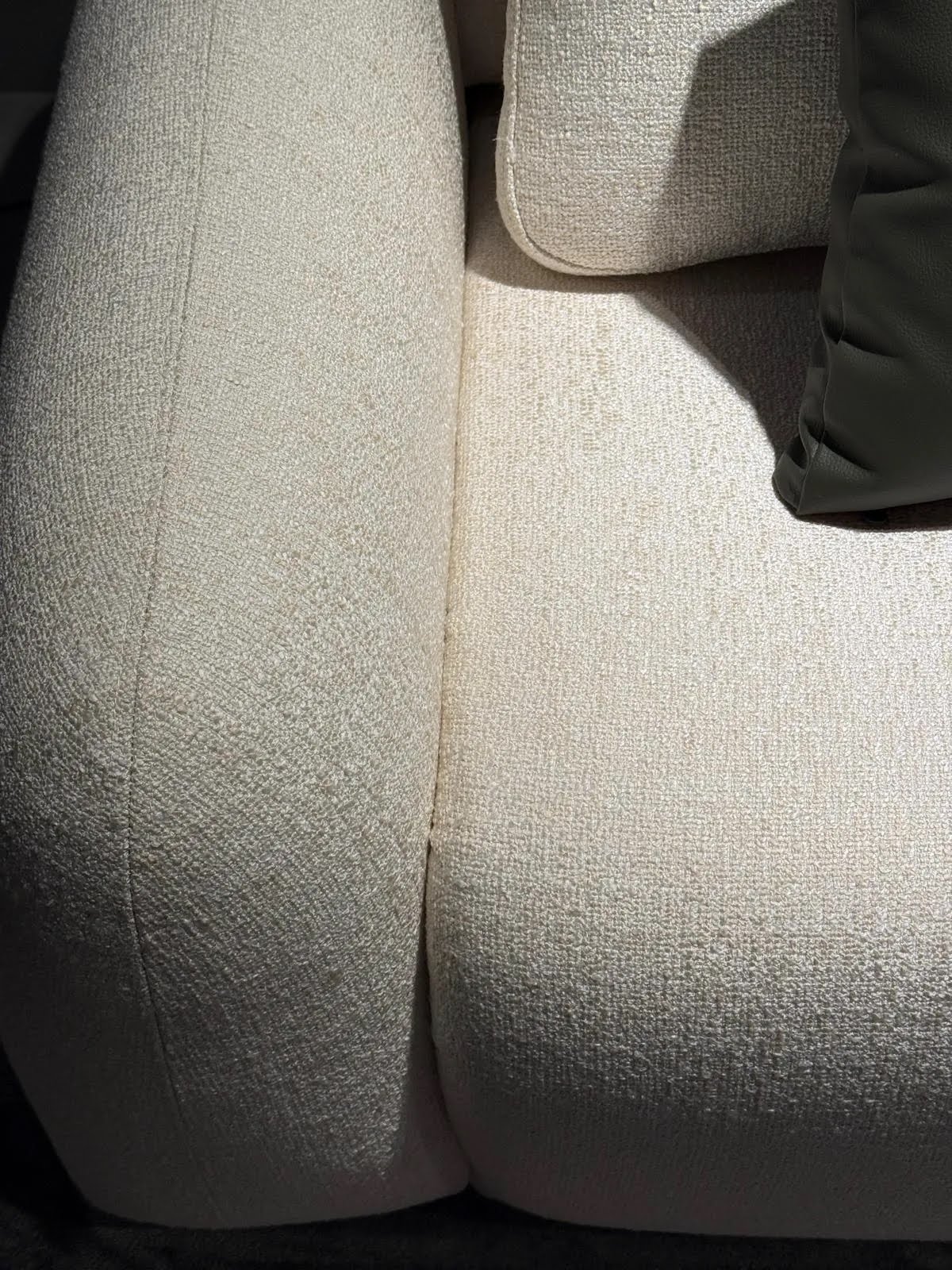 PAULO EXTENDABLE 3 SEATER SOFA - MIAMI - FL - OUTLET