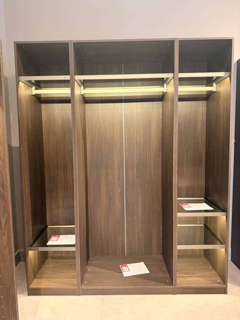 Custom Closet - OUTLET