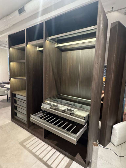 Custom Closet with Drawers - OUTLET