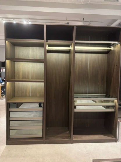 Custom Closet with Drawers - OUTLET