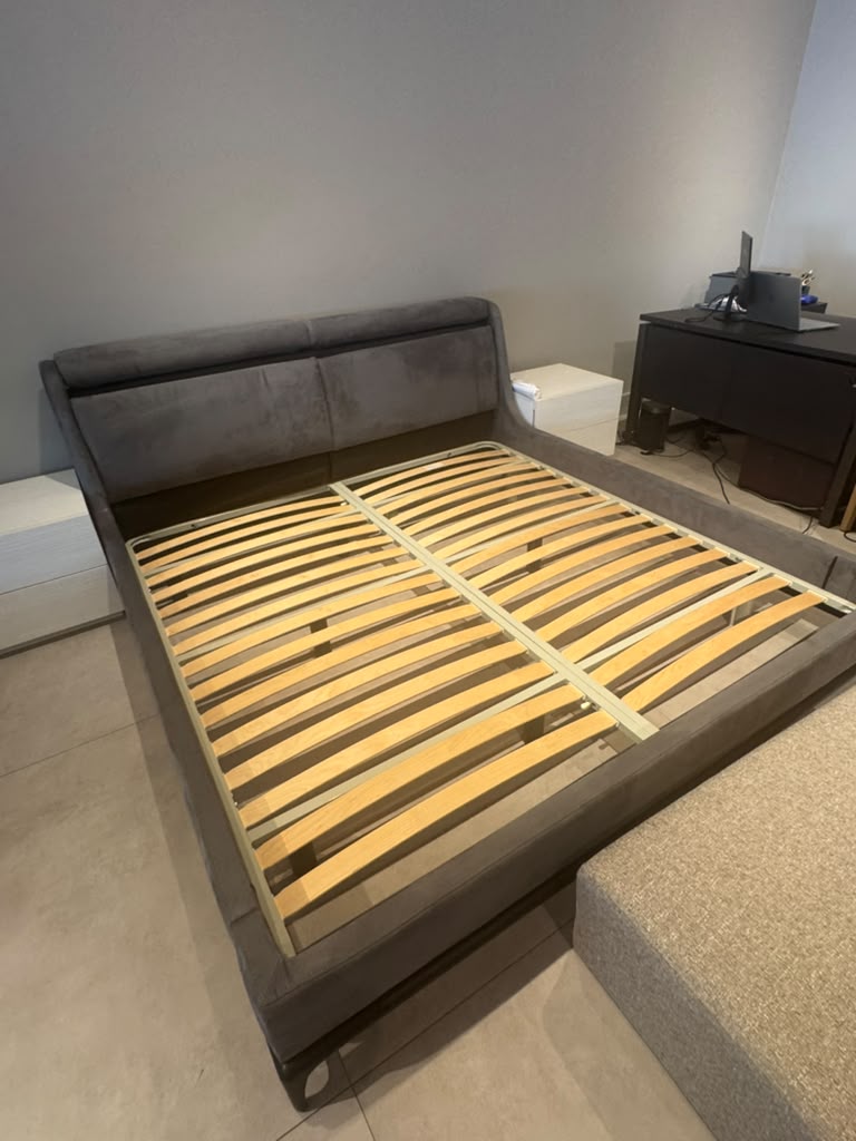 Gema King Siza Bed - OUTLET