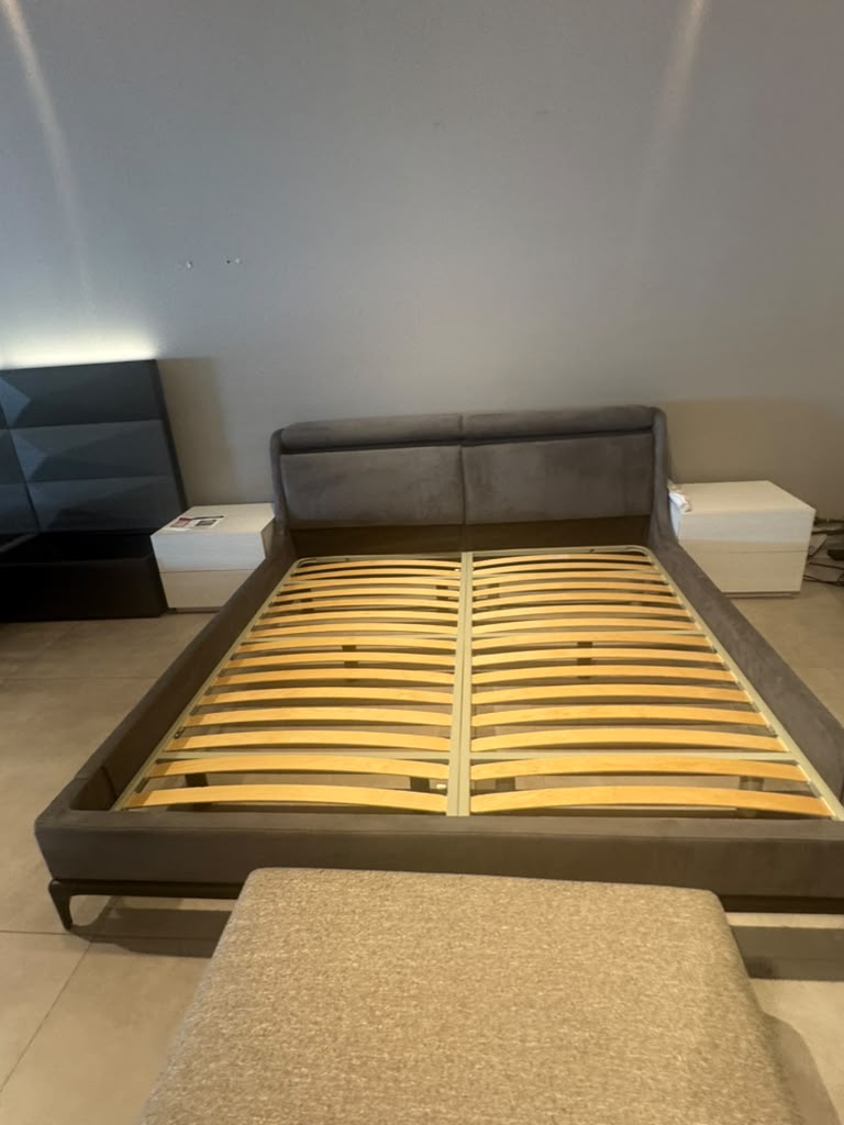 Gema King Siza Bed - OUTLET