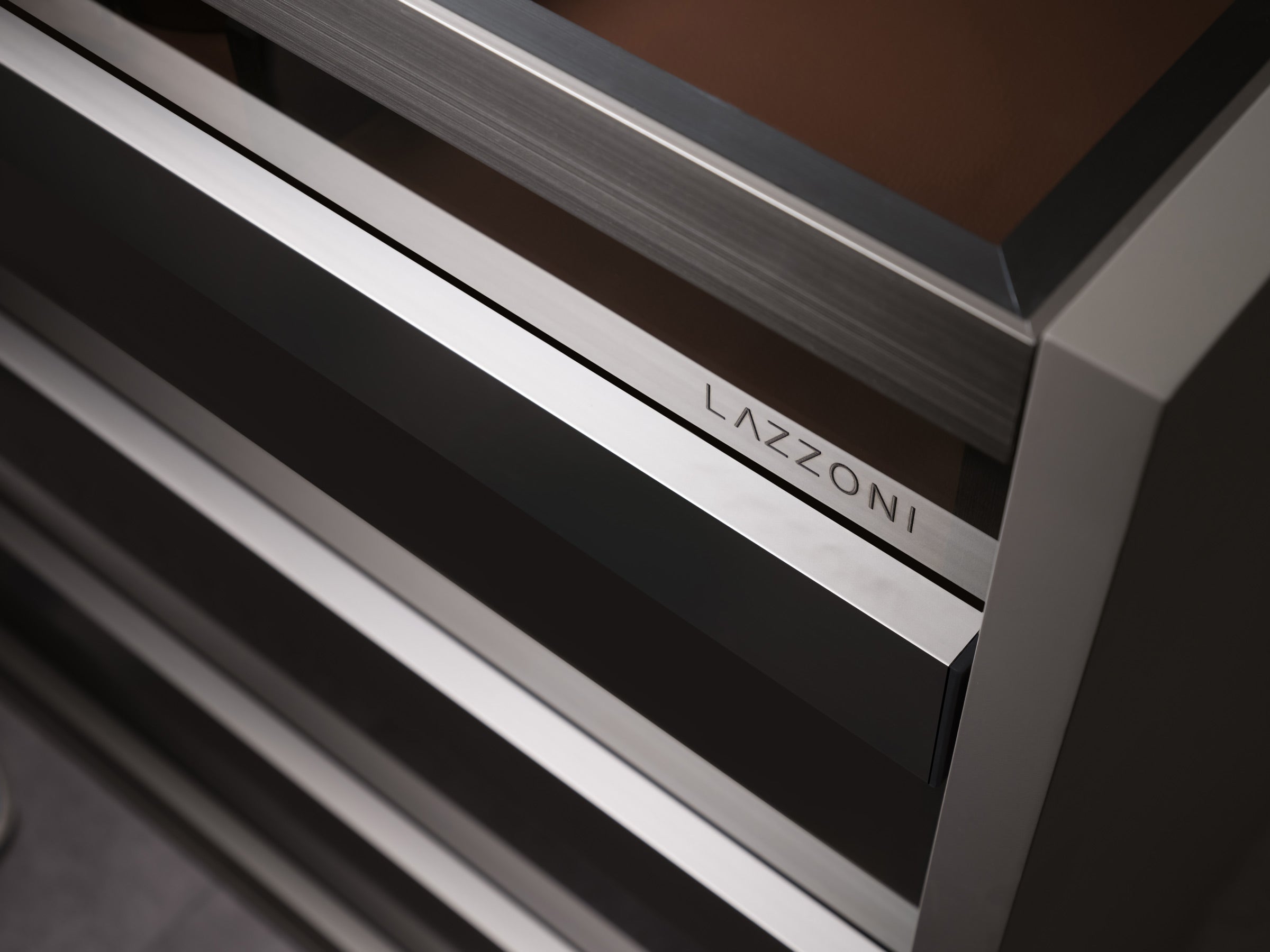 Ferma Lacquered Closet