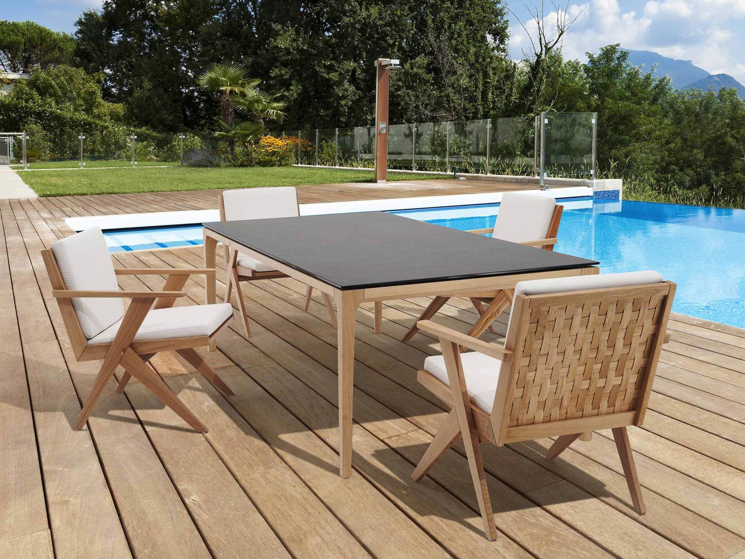 Kapet Table
