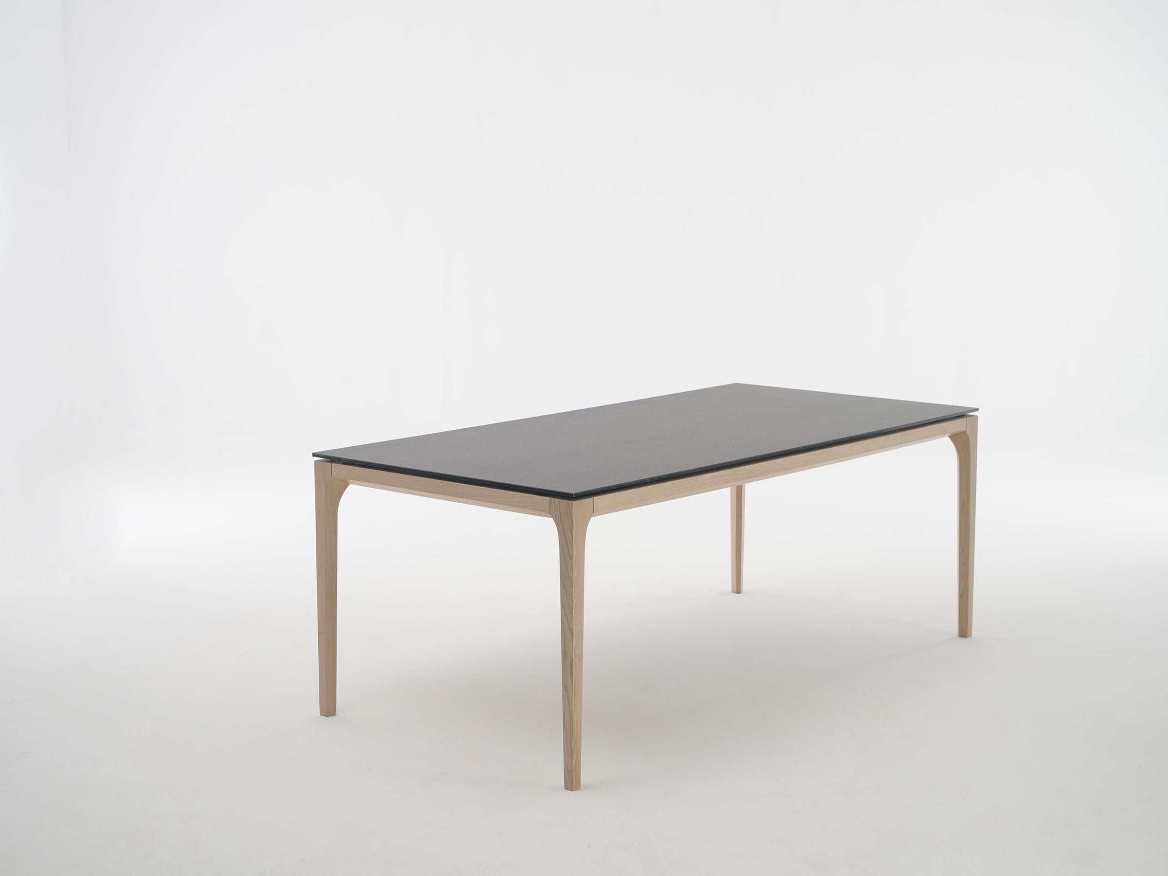 Kapet Table