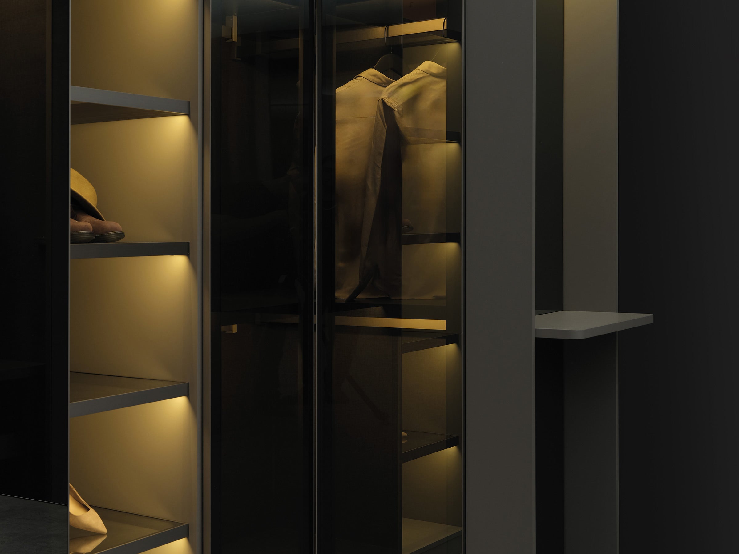 Split Hinged Closet 2+1 Unit
